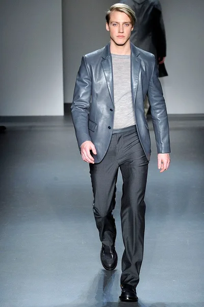 Look 19